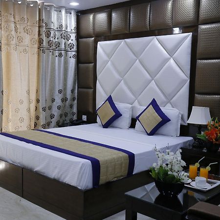 Stay At Hotel Pride, Delhi, Near Karol Bagh Metro Delhi (National Capital Territory of India) Dış mekan fotoğraf