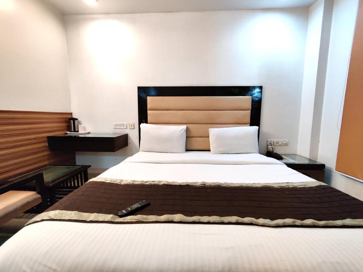 Stay At Hotel Pride, Delhi, Near Karol Bagh Metro Delhi (National Capital Territory of India) Dış mekan fotoğraf