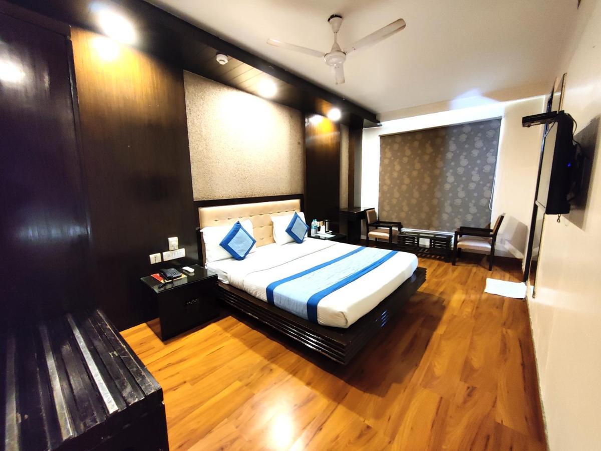 Stay At Hotel Pride, Delhi, Near Karol Bagh Metro Delhi (National Capital Territory of India) Dış mekan fotoğraf