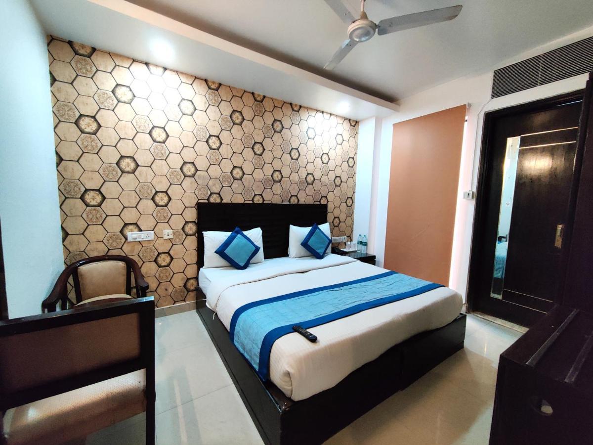 Stay At Hotel Pride, Delhi, Near Karol Bagh Metro Delhi (National Capital Territory of India) Dış mekan fotoğraf