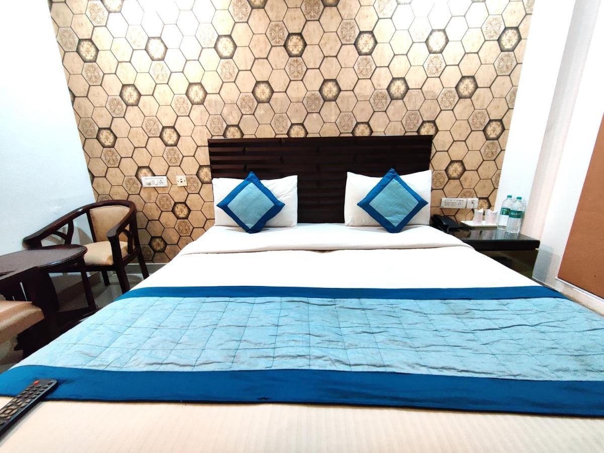 Stay At Hotel Pride, Delhi, Near Karol Bagh Metro Delhi (National Capital Territory of India) Dış mekan fotoğraf