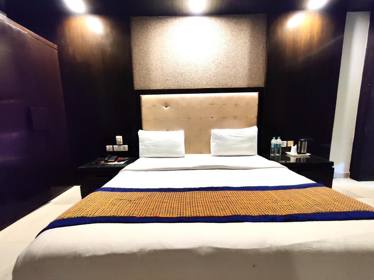 Stay At Hotel Pride, Delhi, Near Karol Bagh Metro Delhi (National Capital Territory of India) Dış mekan fotoğraf