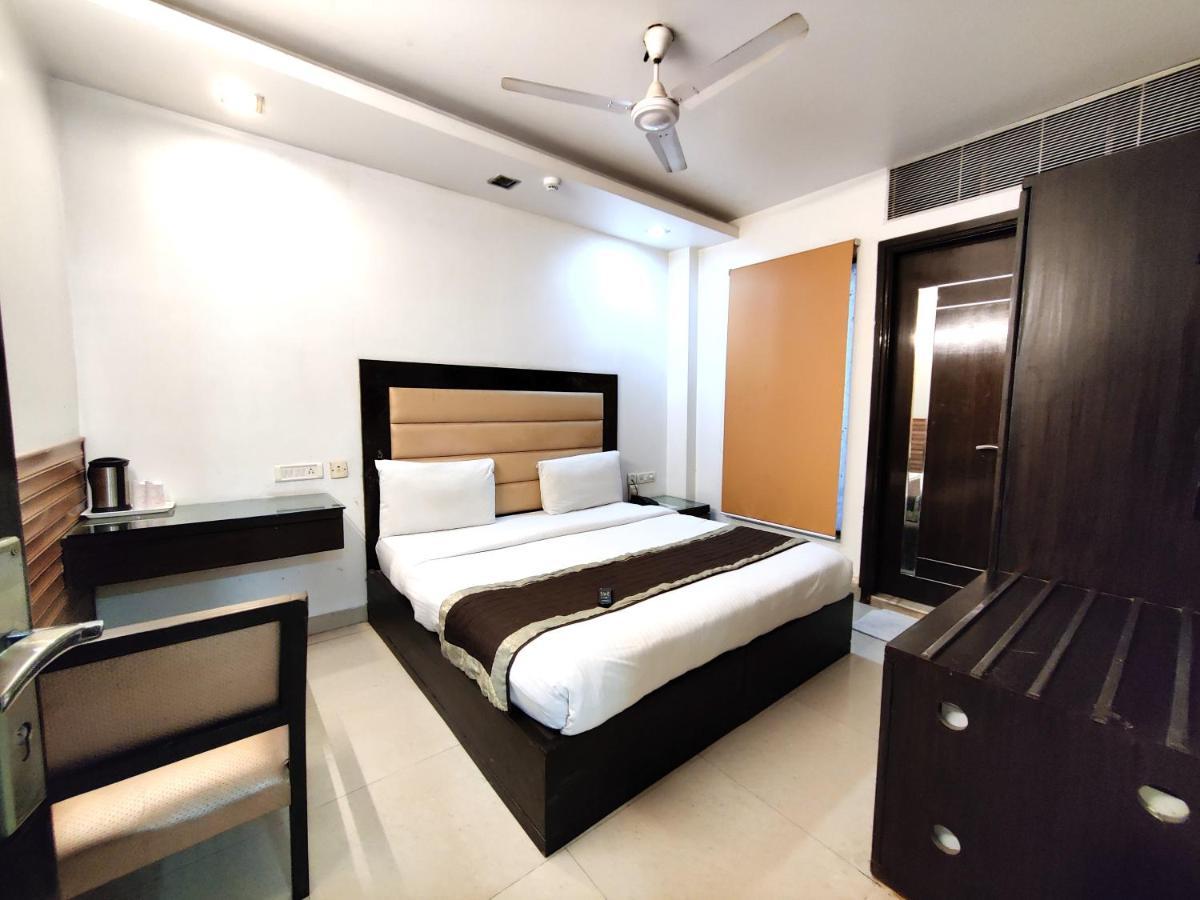 Stay At Hotel Pride, Delhi, Near Karol Bagh Metro Delhi (National Capital Territory of India) Dış mekan fotoğraf