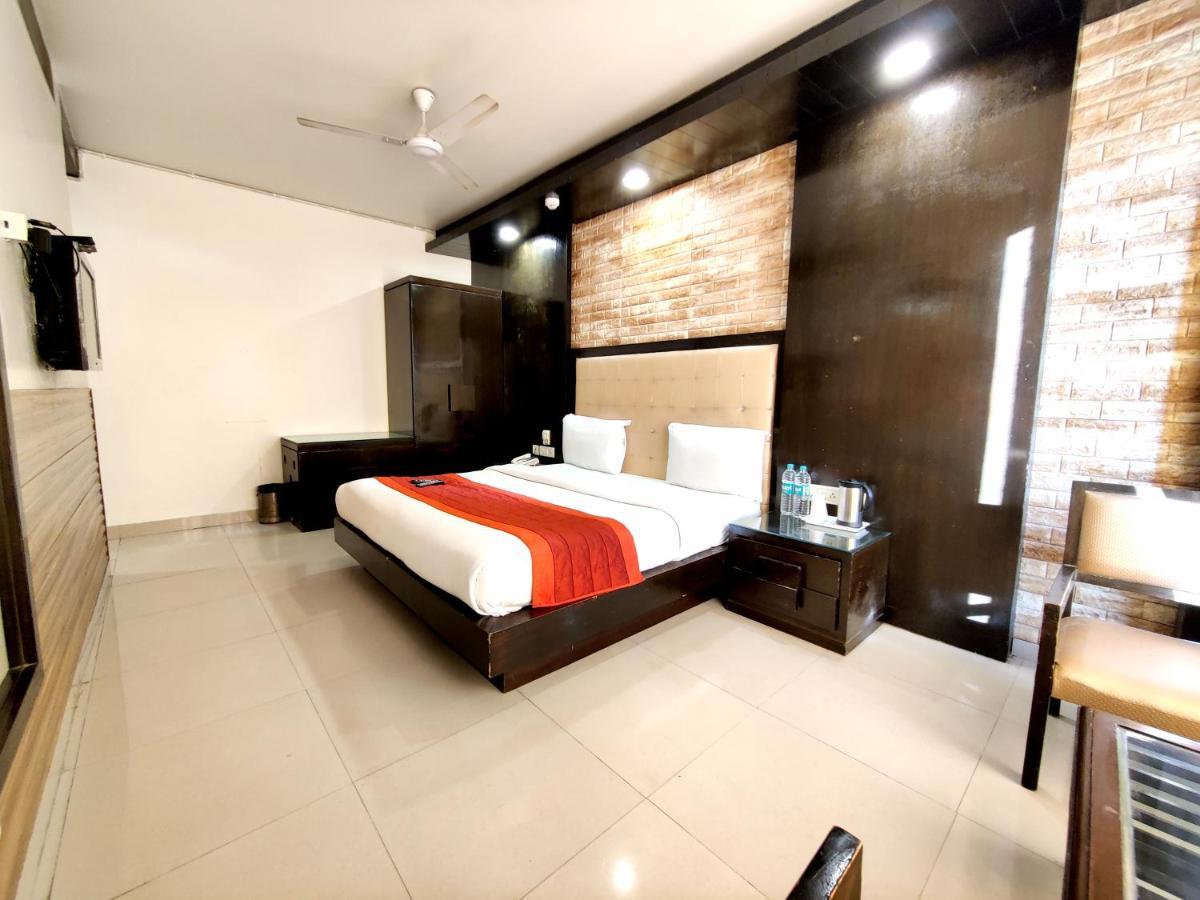 Stay At Hotel Pride, Delhi, Near Karol Bagh Metro Delhi (National Capital Territory of India) Dış mekan fotoğraf