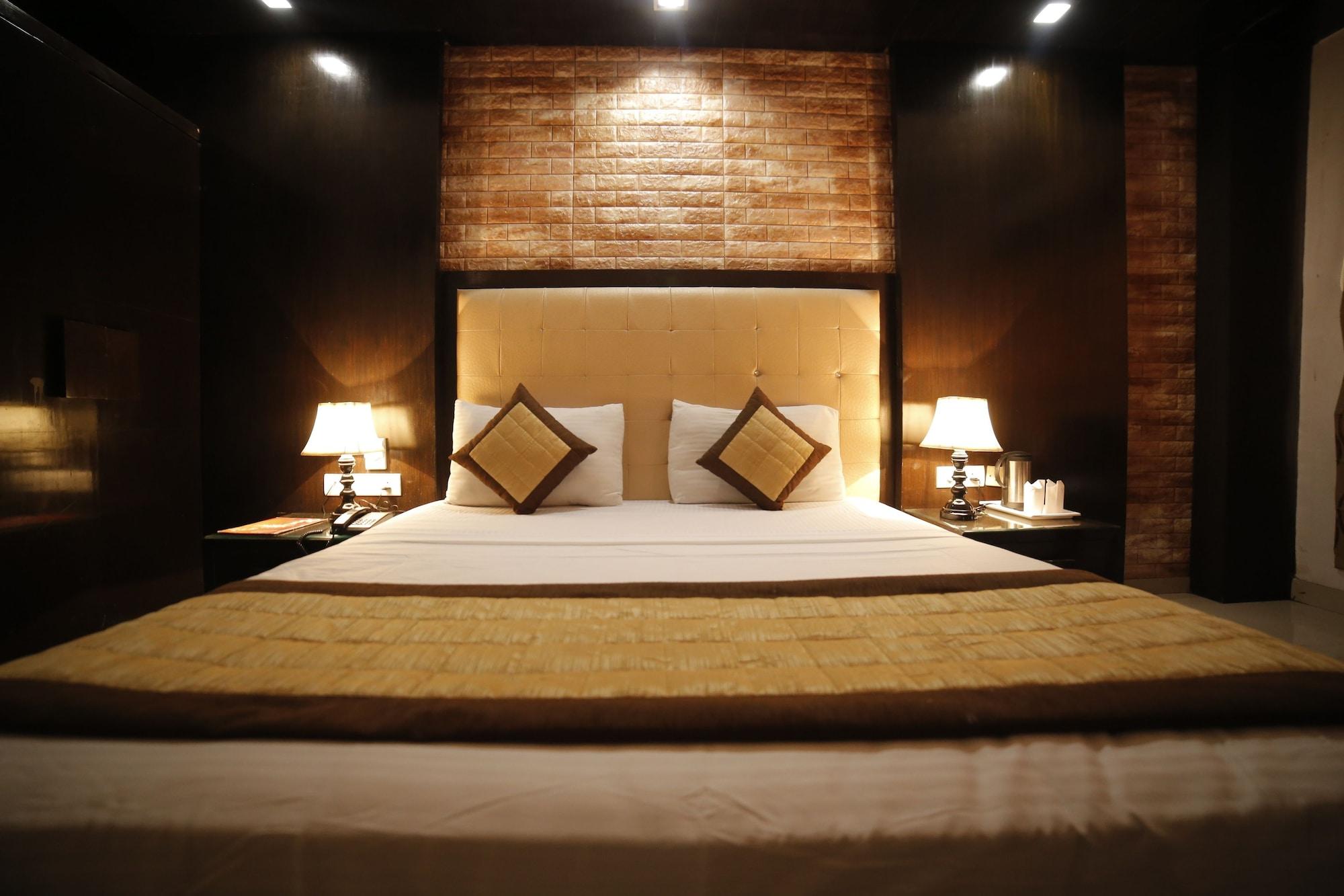 Stay At Hotel Pride, Delhi, Near Karol Bagh Metro Delhi (National Capital Territory of India) Dış mekan fotoğraf