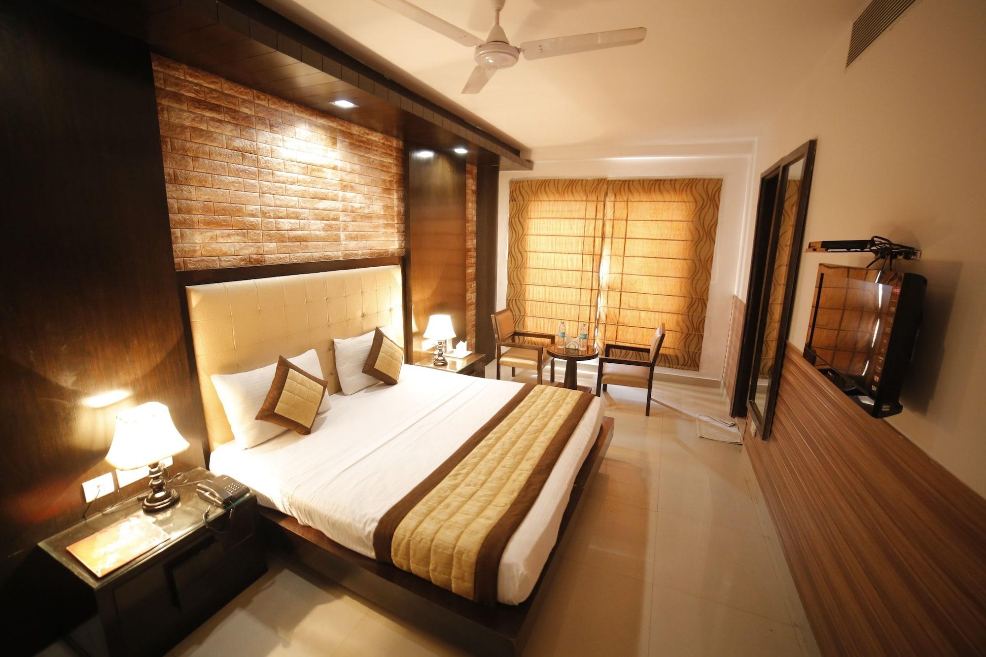 Stay At Hotel Pride, Delhi, Near Karol Bagh Metro Delhi (National Capital Territory of India) Dış mekan fotoğraf