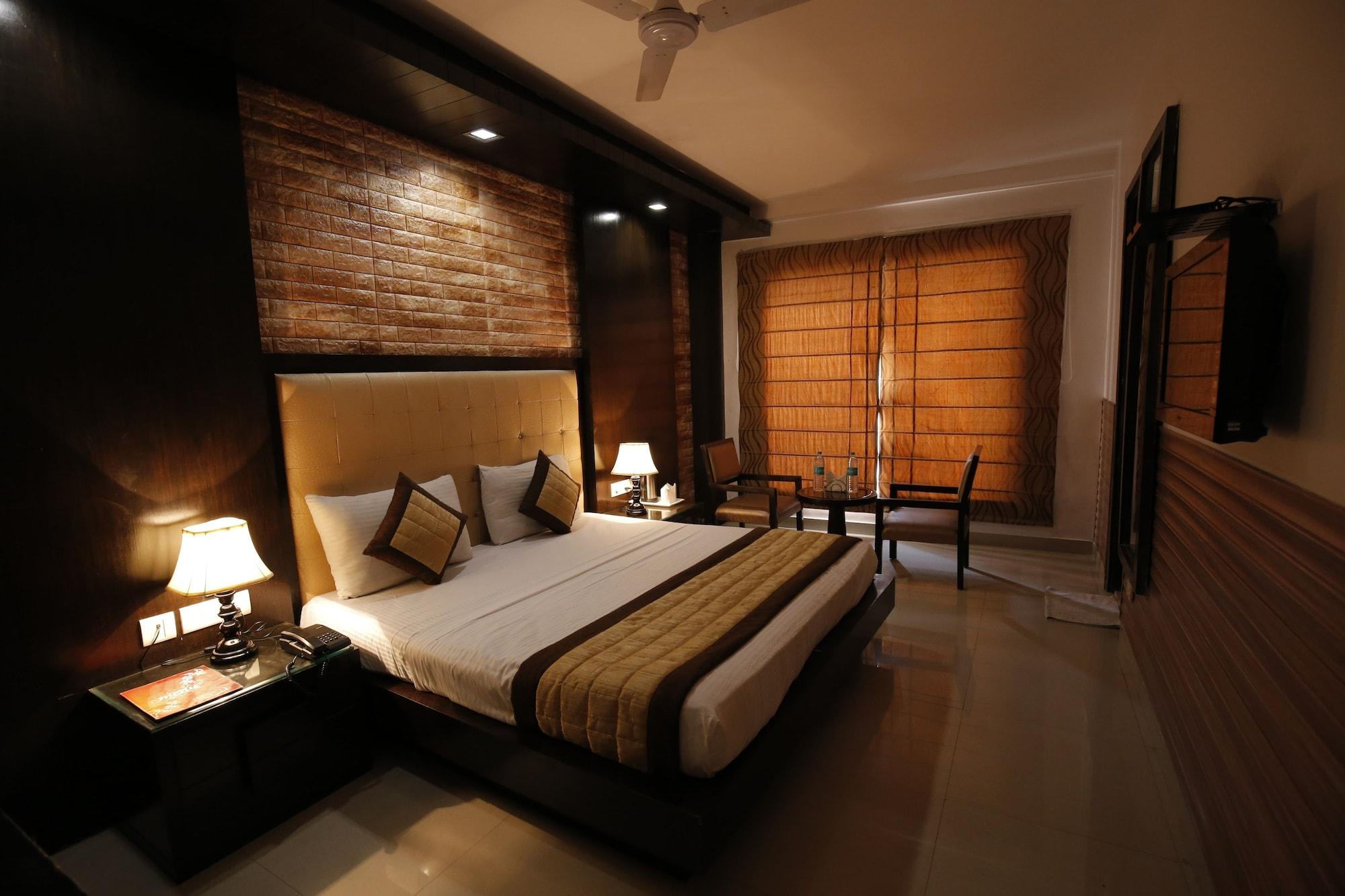 Stay At Hotel Pride, Delhi, Near Karol Bagh Metro Delhi (National Capital Territory of India) Dış mekan fotoğraf