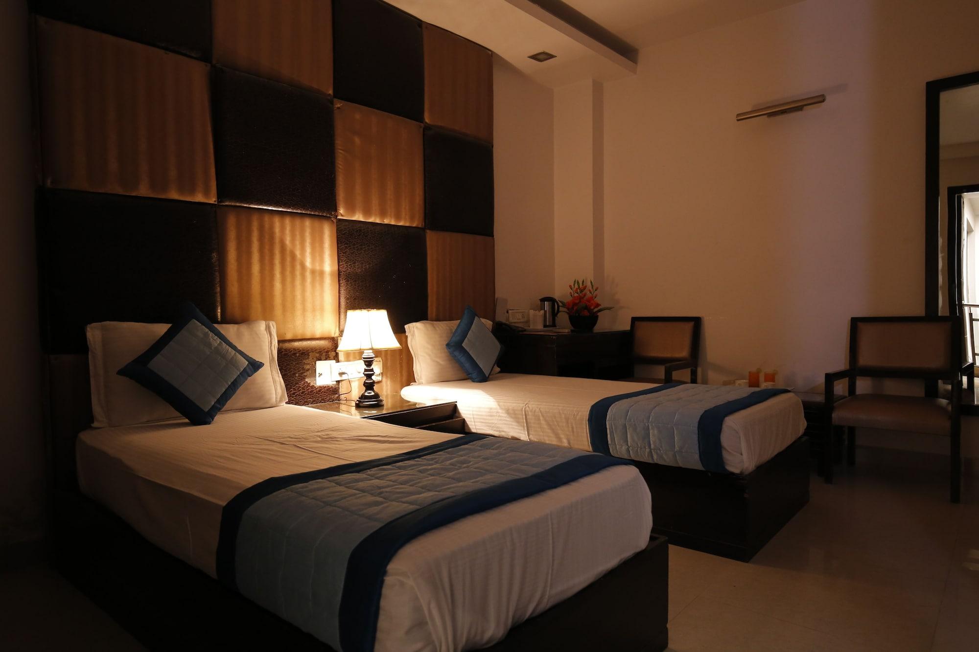 Stay At Hotel Pride, Delhi, Near Karol Bagh Metro Delhi (National Capital Territory of India) Dış mekan fotoğraf