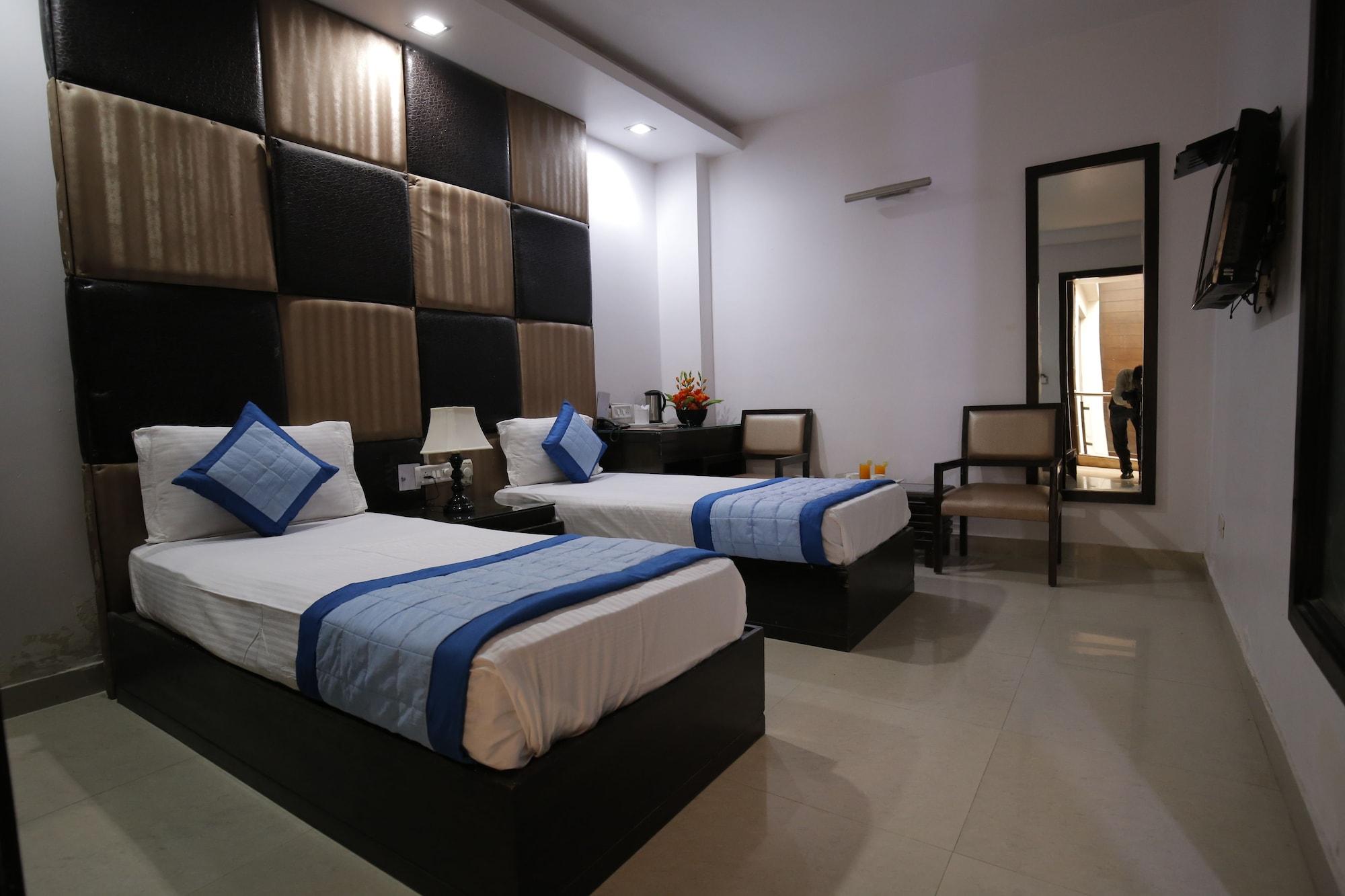 Stay At Hotel Pride, Delhi, Near Karol Bagh Metro Delhi (National Capital Territory of India) Dış mekan fotoğraf