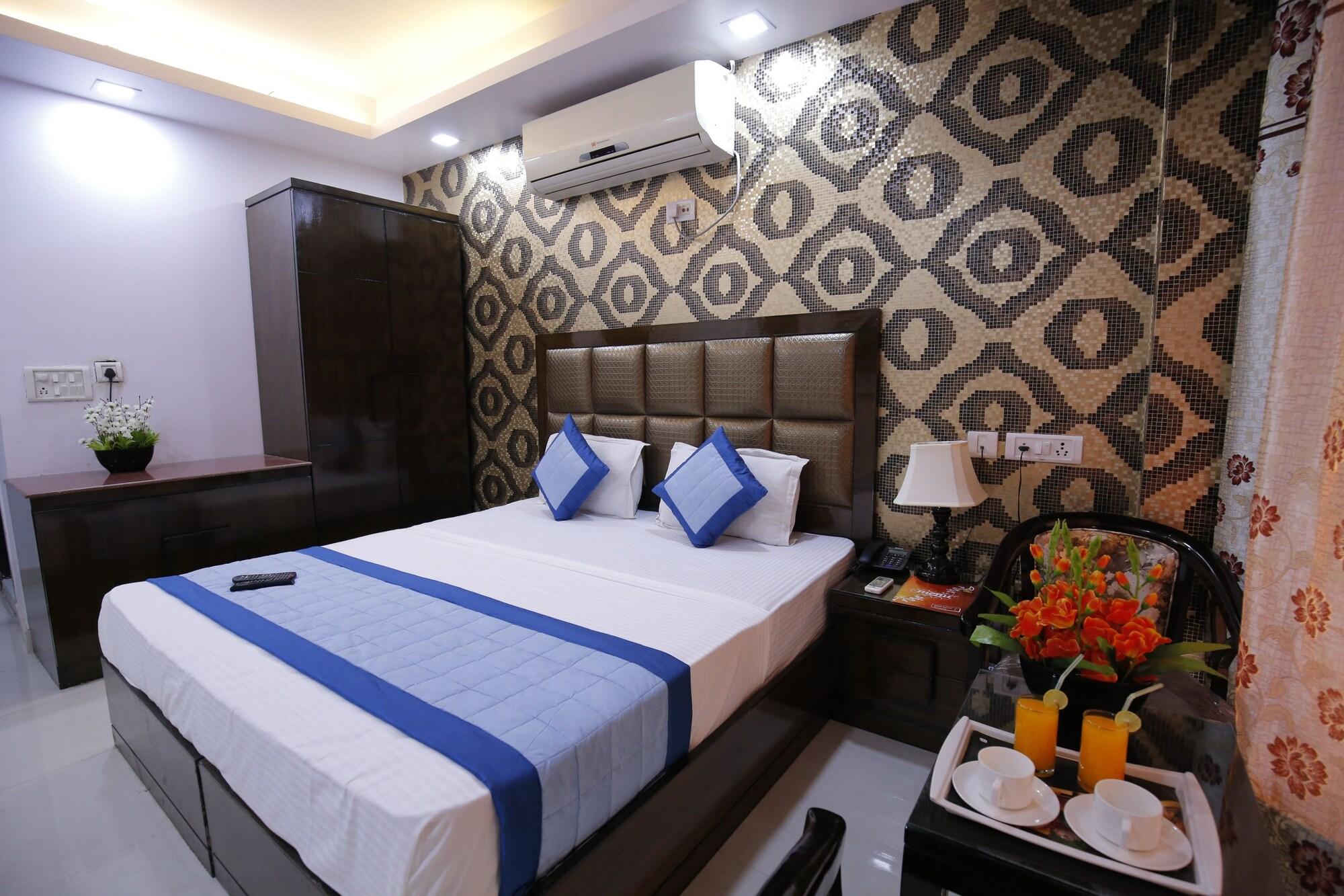 Stay At Hotel Pride, Delhi, Near Karol Bagh Metro Delhi (National Capital Territory of India) Dış mekan fotoğraf