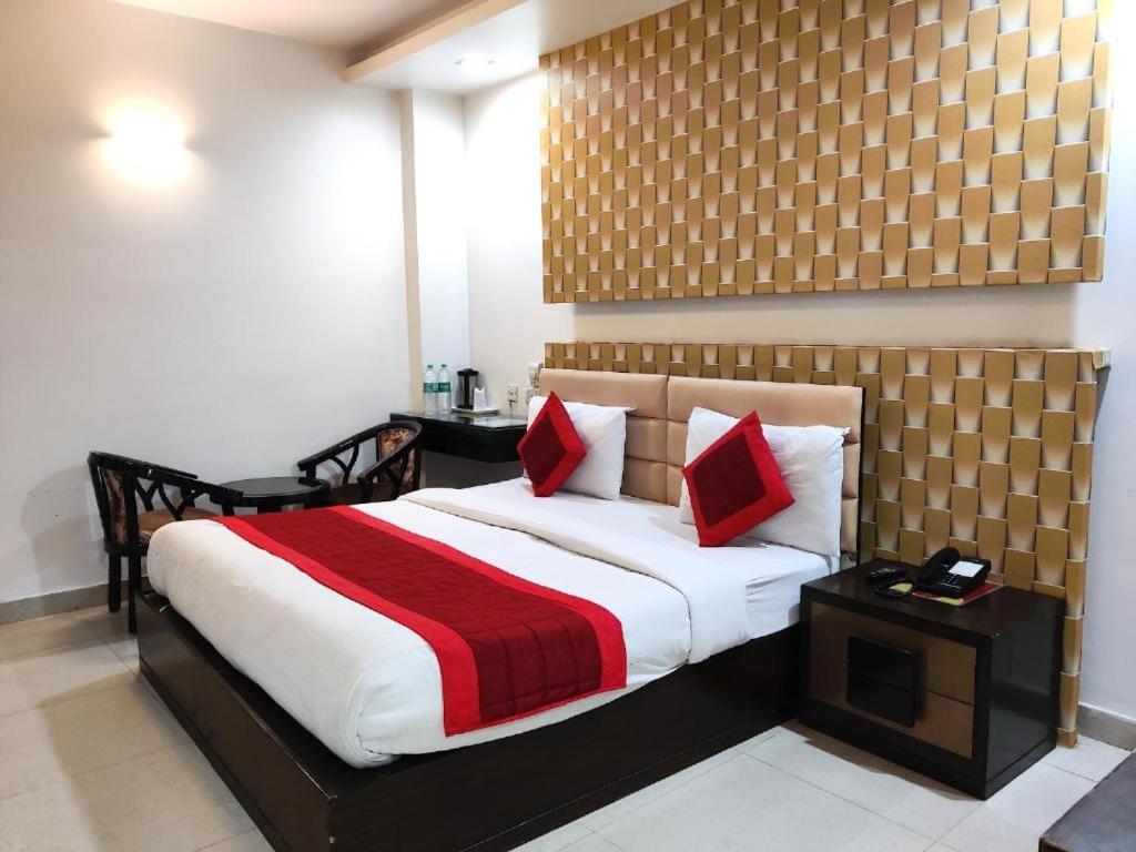 Stay At Hotel Pride, Delhi, Near Karol Bagh Metro Delhi (National Capital Territory of India) Dış mekan fotoğraf