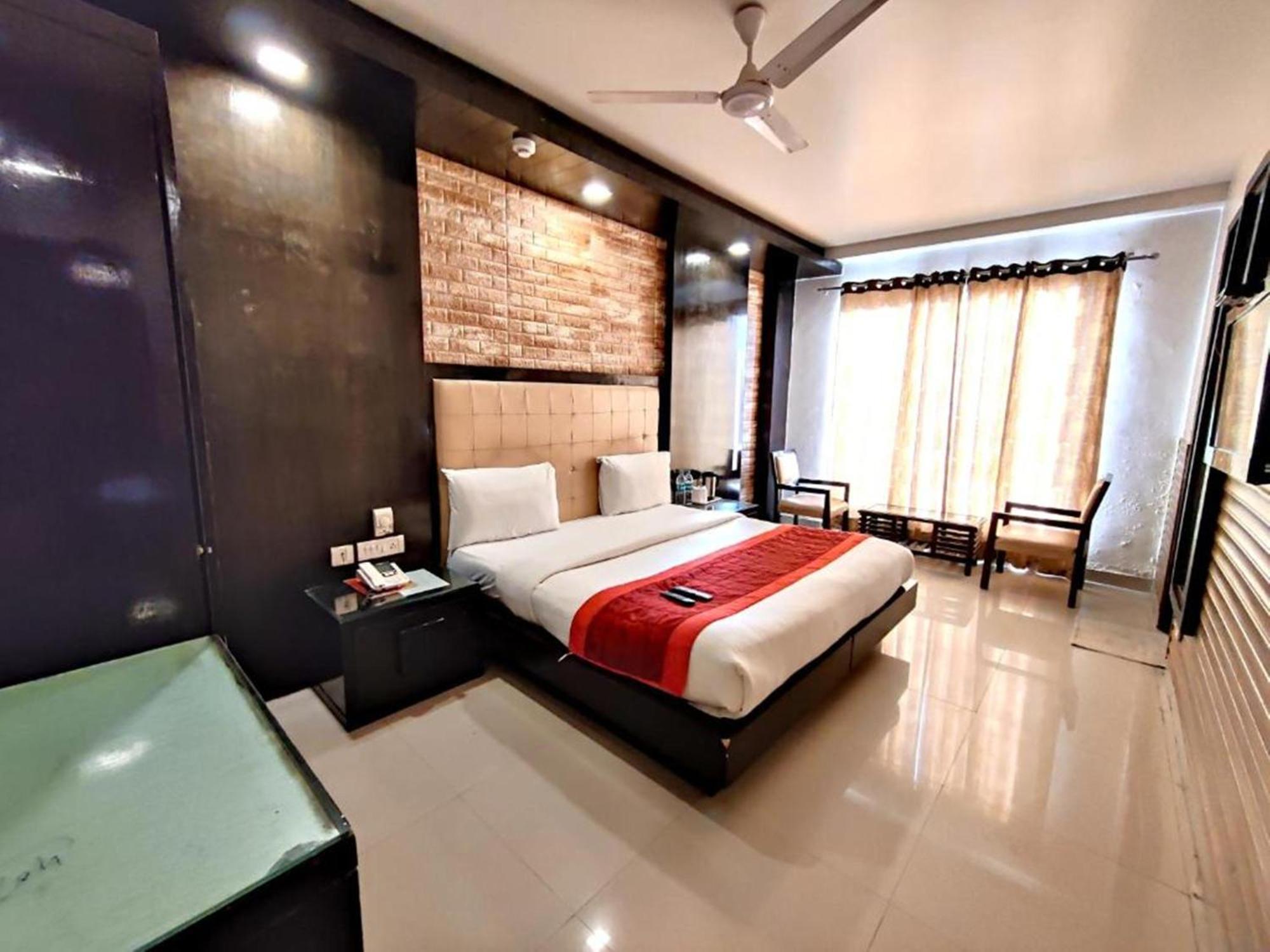 Stay At Hotel Pride, Delhi, Near Karol Bagh Metro Delhi (National Capital Territory of India) Dış mekan fotoğraf