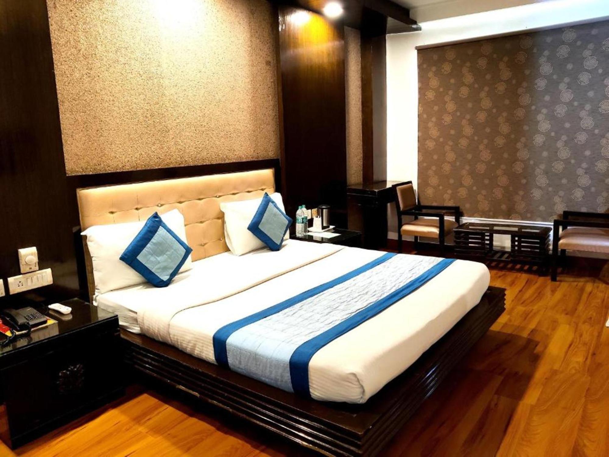 Stay At Hotel Pride, Delhi, Near Karol Bagh Metro Delhi (National Capital Territory of India) Dış mekan fotoğraf