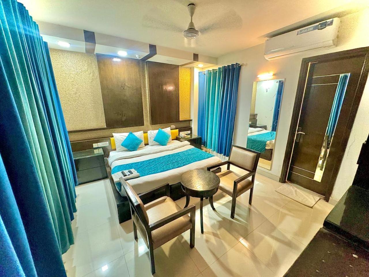 Stay At Hotel Pride, Delhi, Near Karol Bagh Metro Delhi (National Capital Territory of India) Dış mekan fotoğraf