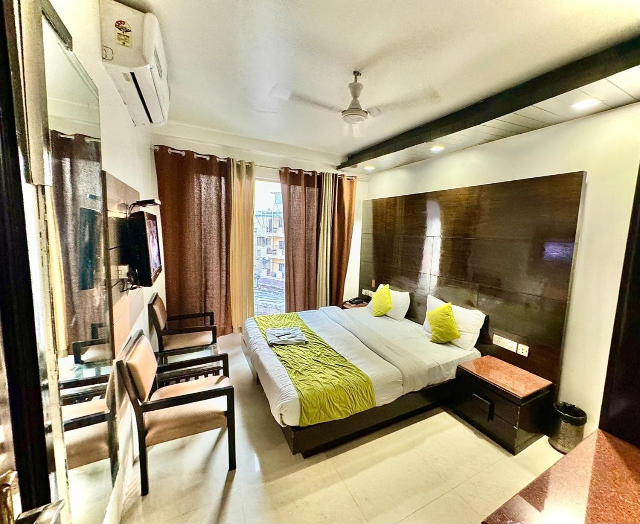 Stay At Hotel Pride, Delhi, Near Karol Bagh Metro Delhi (National Capital Territory of India) Dış mekan fotoğraf