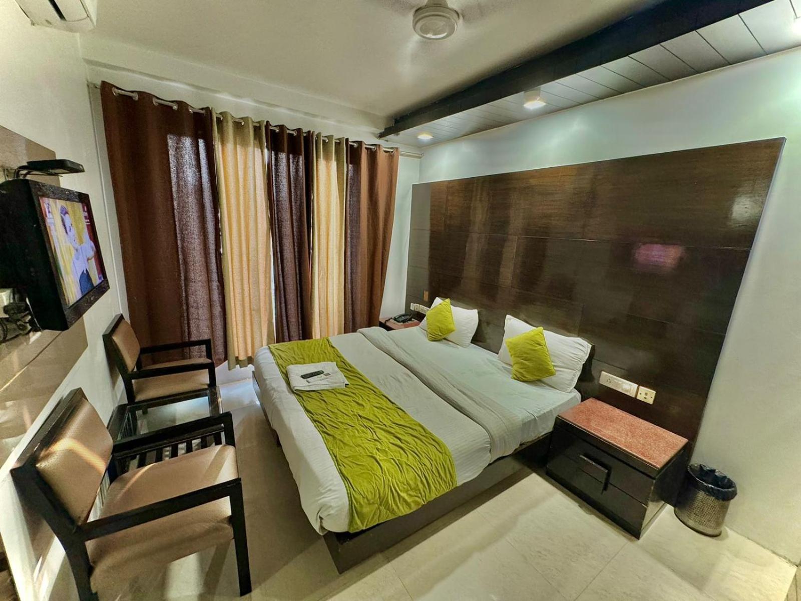 Stay At Hotel Pride, Delhi, Near Karol Bagh Metro Delhi (National Capital Territory of India) Dış mekan fotoğraf